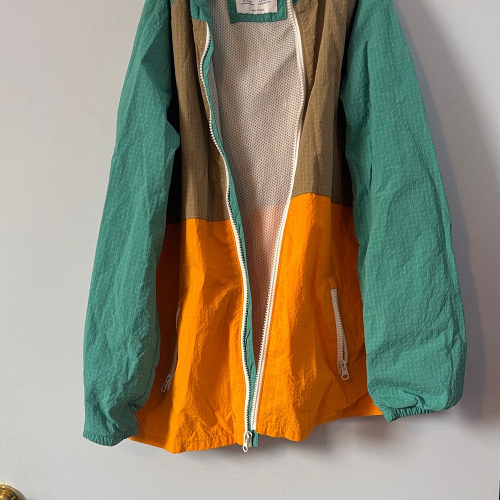 Old Navy Water-Resistant Jacket - Picture 4 of 5
